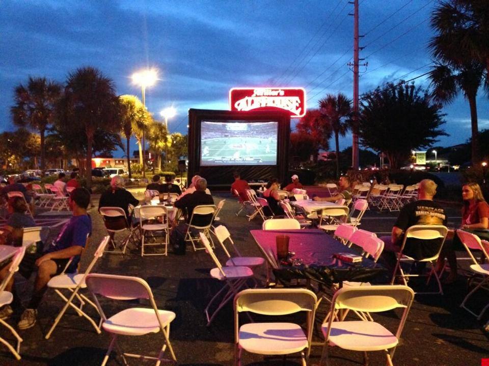 outdoor movie screen events FLorida